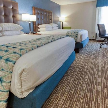 Heritage Inn & Suites St Louis Fenton, Trademark By Wyndham Luaran gambar