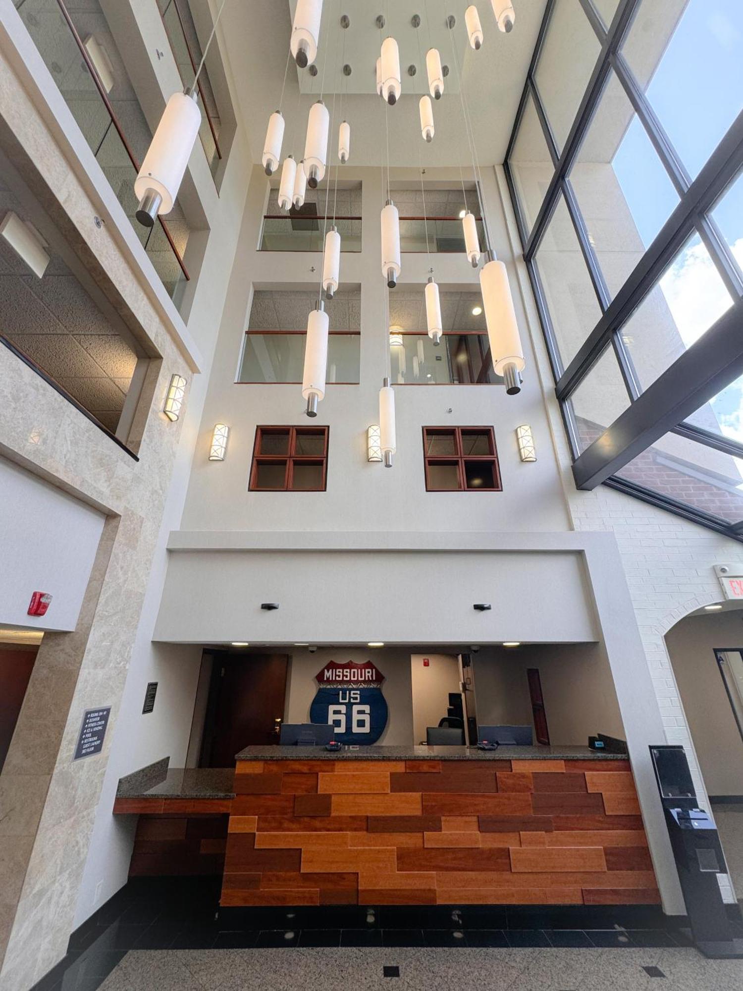Heritage Inn & Suites St Louis Fenton, Trademark By Wyndham Luaran gambar