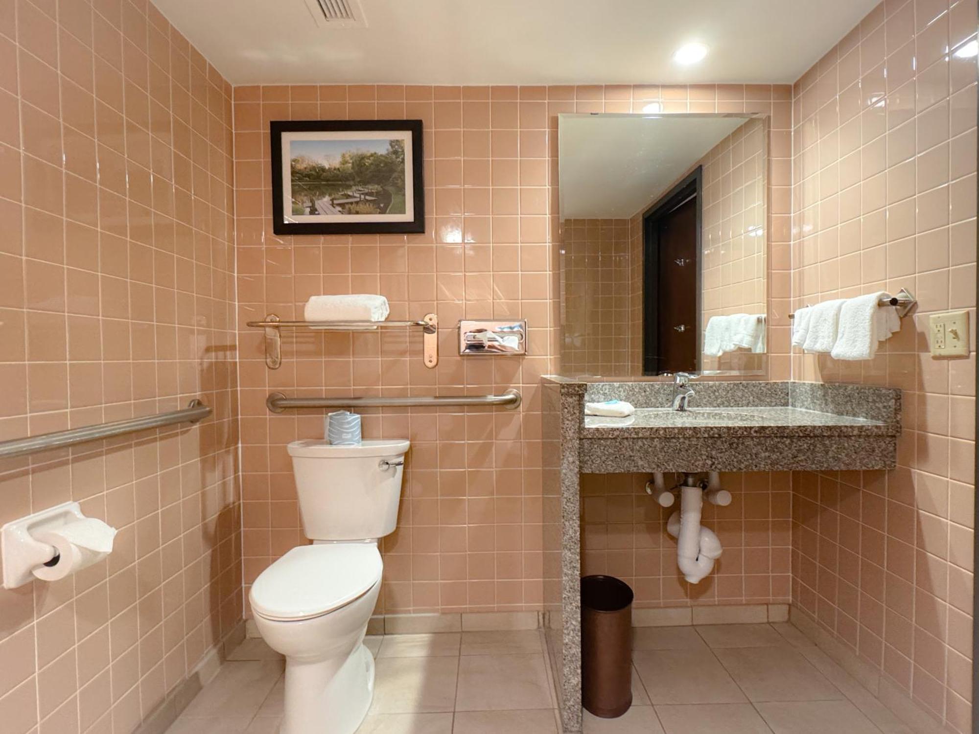 Heritage Inn & Suites St Louis Fenton, Trademark By Wyndham Luaran gambar