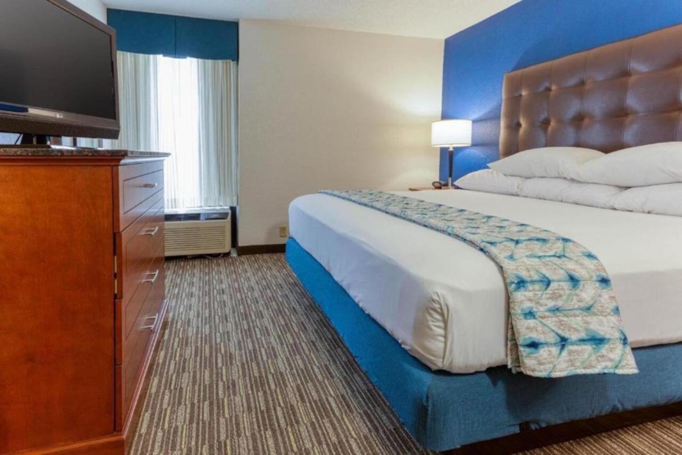 Heritage Inn & Suites St Louis Fenton, Trademark By Wyndham Luaran gambar