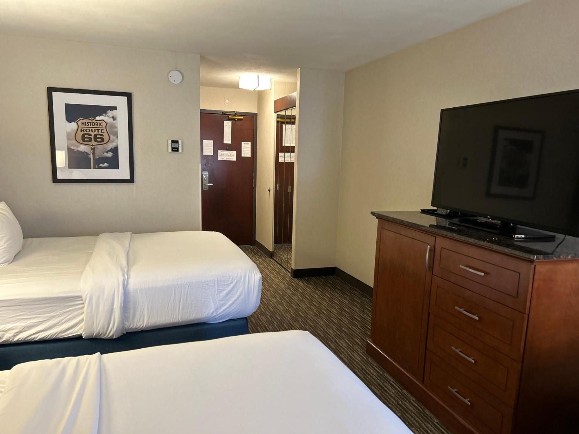 Heritage Inn & Suites St Louis Fenton, Trademark By Wyndham Luaran gambar