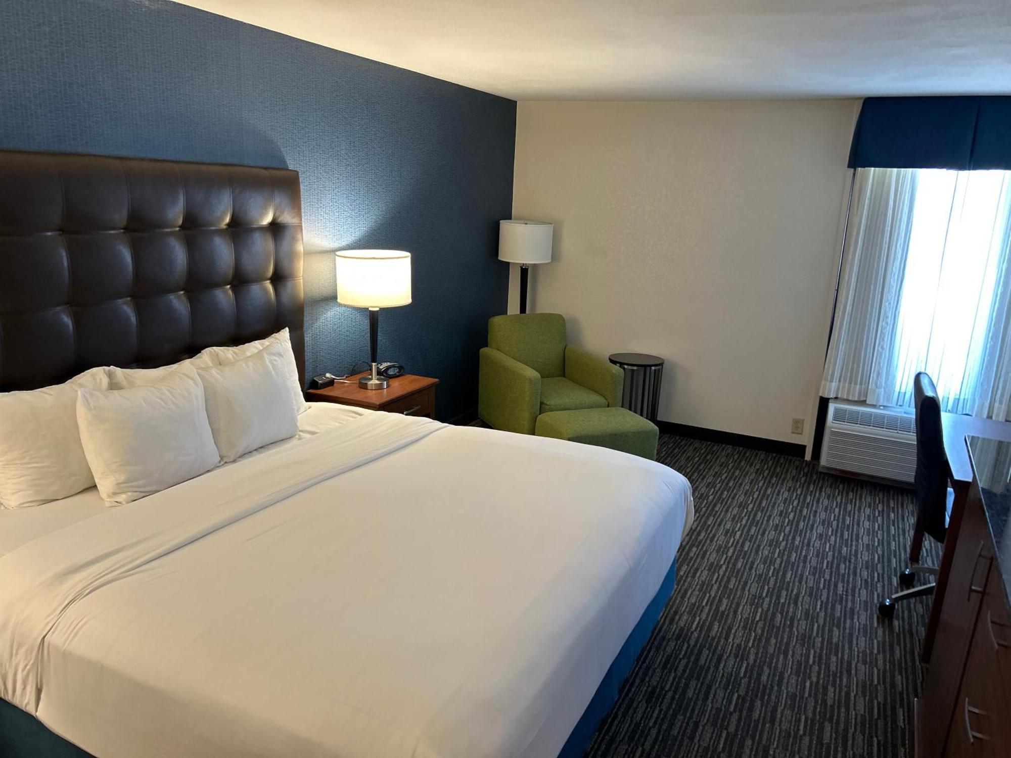 Heritage Inn & Suites St Louis Fenton, Trademark By Wyndham Luaran gambar