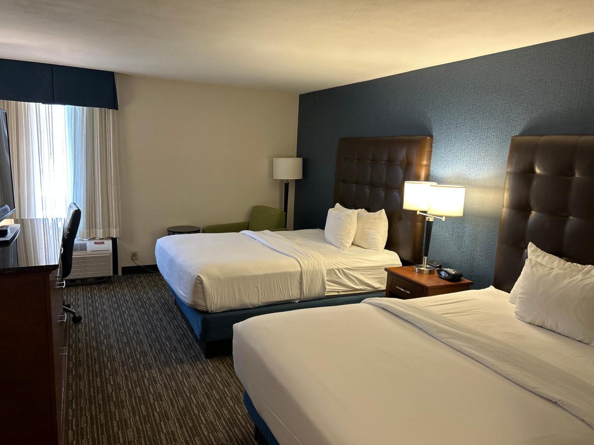 Heritage Inn & Suites St Louis Fenton, Trademark By Wyndham Luaran gambar