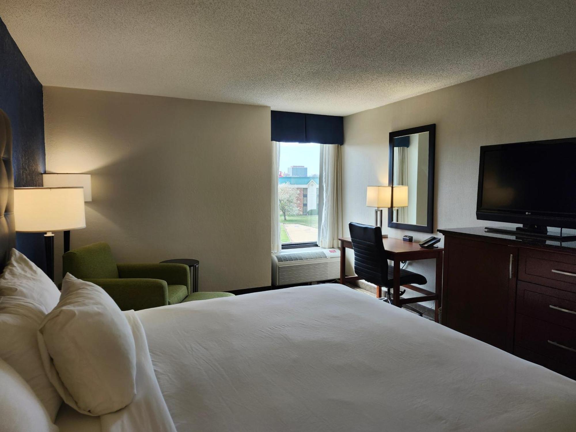 Heritage Inn & Suites St Louis Fenton, Trademark By Wyndham Luaran gambar