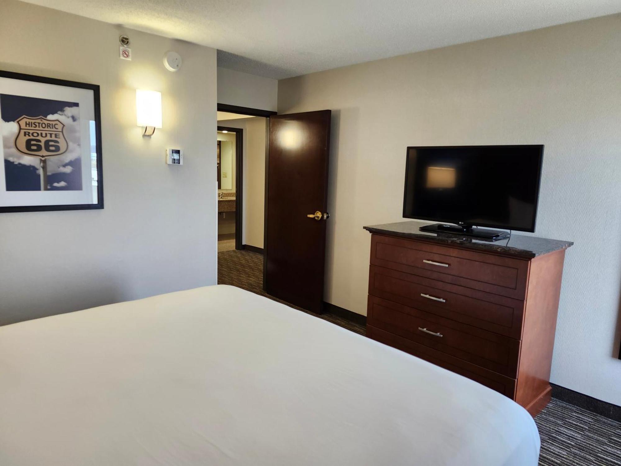Heritage Inn & Suites St Louis Fenton, Trademark By Wyndham Luaran gambar