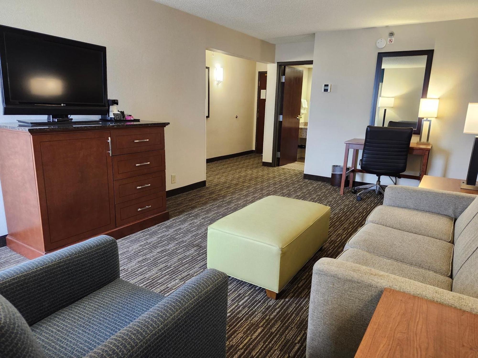 Heritage Inn & Suites St Louis Fenton, Trademark By Wyndham Luaran gambar