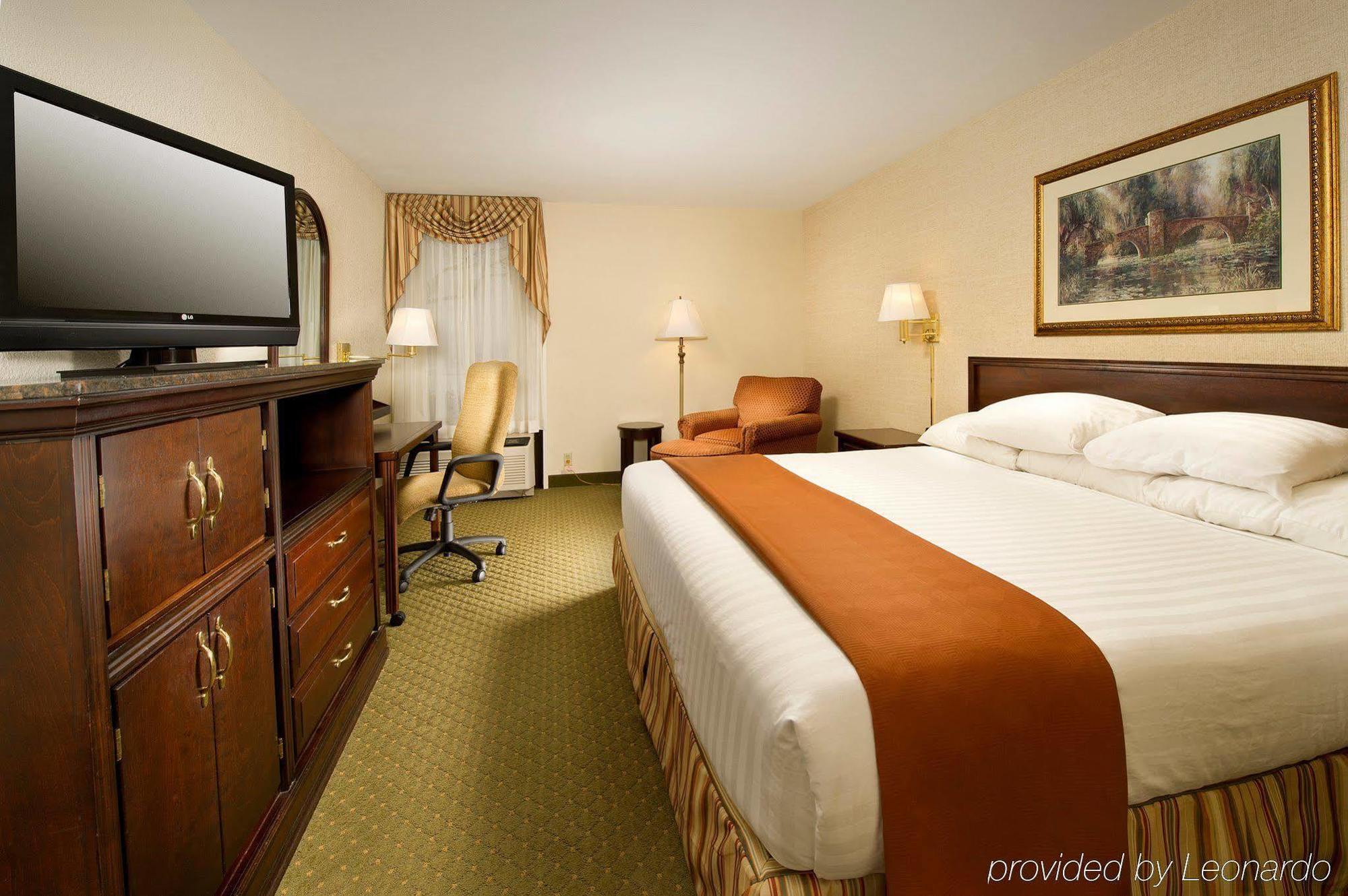 Heritage Inn & Suites St Louis Fenton, Trademark By Wyndham Luaran gambar